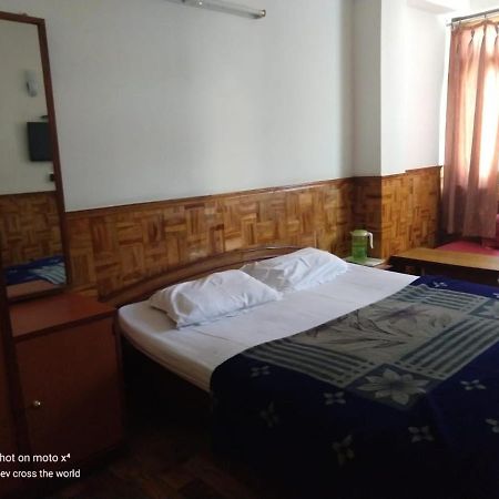 Bon Hotel Crystal Palace Gangtok Exteriör bild