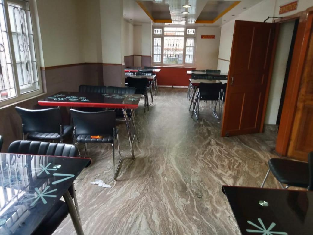 Bon Hotel Crystal Palace Gangtok Exteriör bild