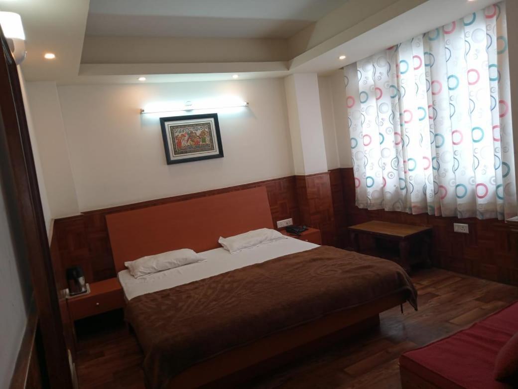 Bon Hotel Crystal Palace Gangtok Exteriör bild