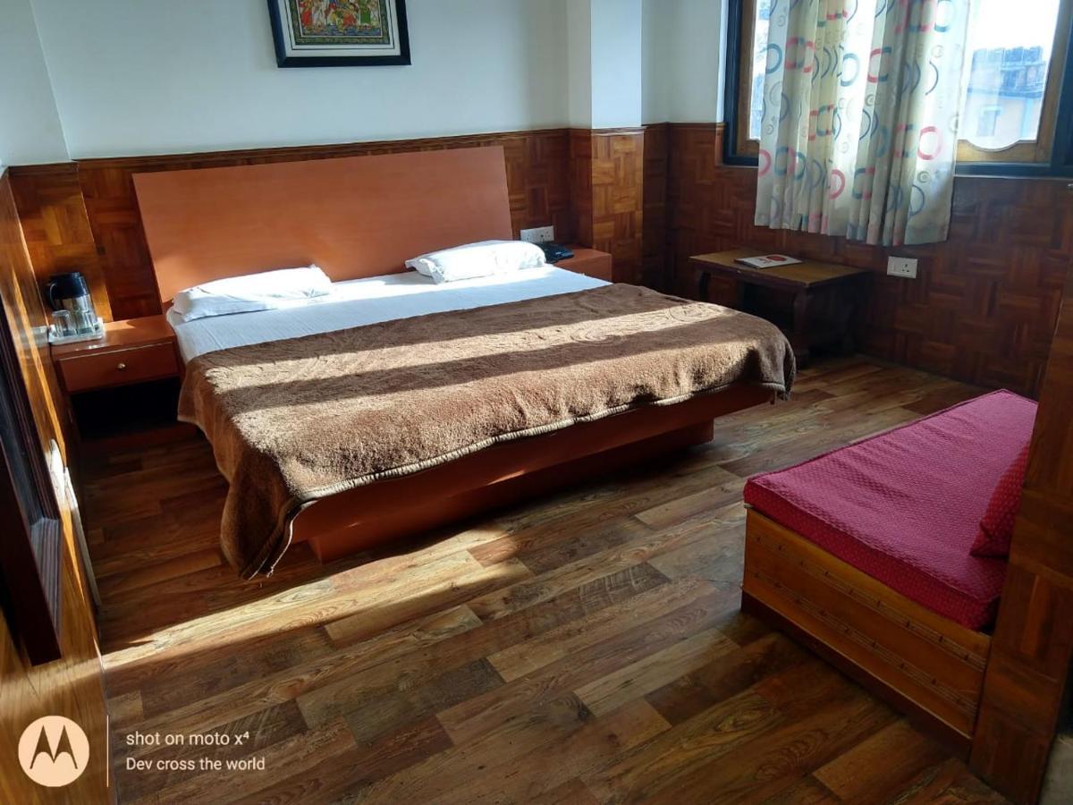 Bon Hotel Crystal Palace Gangtok Exteriör bild