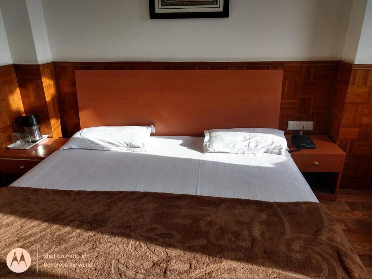 Bon Hotel Crystal Palace Gangtok Exteriör bild